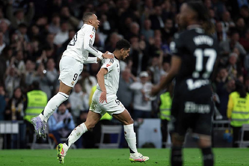 Real Madrid, Mbappe'yle geriden geldi
