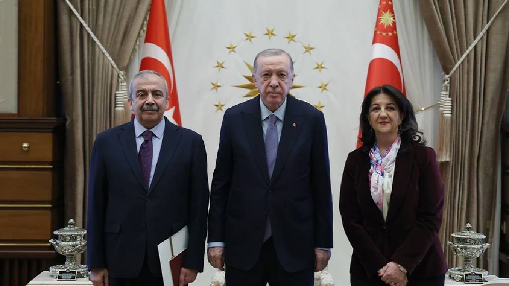 Cumhurbaşkanı Erdoğan'la görüşen DEM heyetinden ilk açıklama! "Görüşme olumlu geçti"