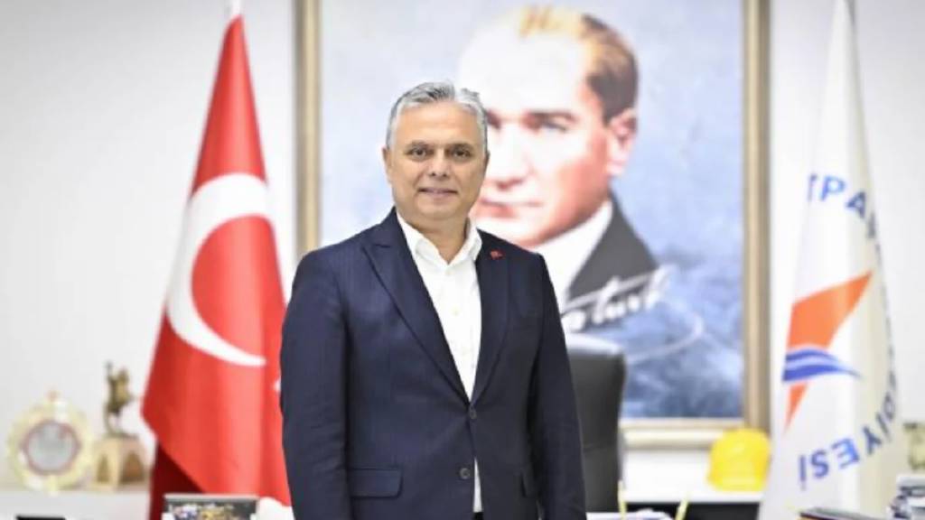 Özgür Özel'e rakip oldu! CHP'li Belediye Başkanı Ümit Uysal adaylığını açıkladı