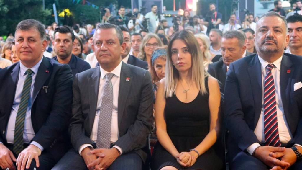 Dilruba Kayserilioğlu'ndan Özgür Özel'e sert tepki! "Tamamen siyasi hamle!"