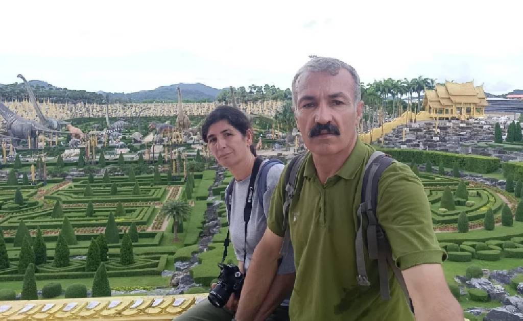 Hayallerinin peşinden gittiler! İneklerini satan çift, 16 yılda 6 kıtada 40 ülke gezdi