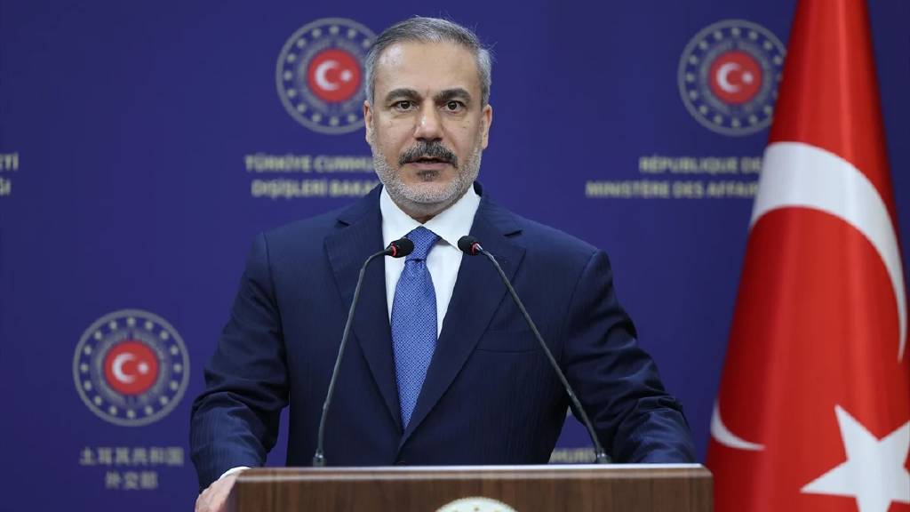 Dışişleri Bakanı Hakan Fidan'dan Fransa'ya kritik ziyaret