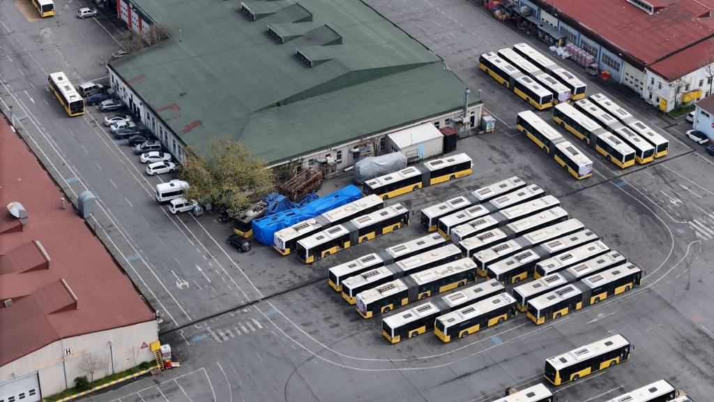 İstanbul'da İETT garajları otobüs mezarlığına dönüştü