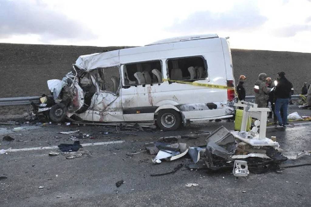 Van ve Sivas'ta can pazarı! 10 kişi hayatını kaybetti, 28 kişi yaralandı...
