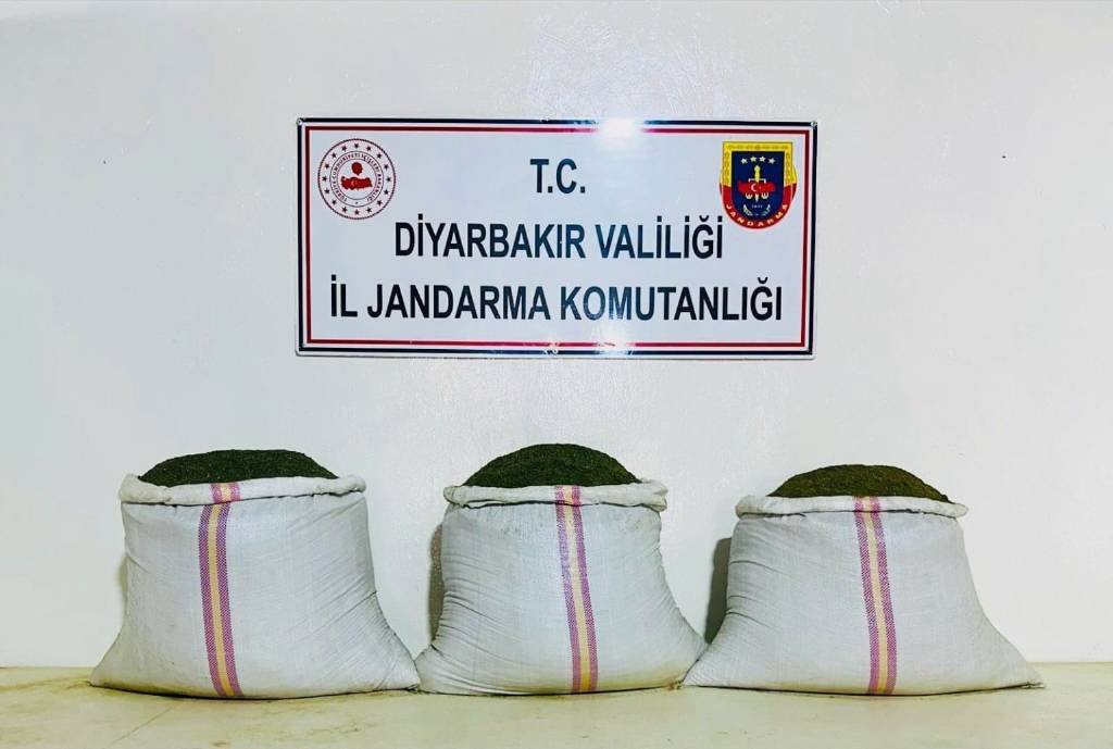 Diyarbakır İl Jandarma Komutanlığı’ndan terör örgütüne darbe!