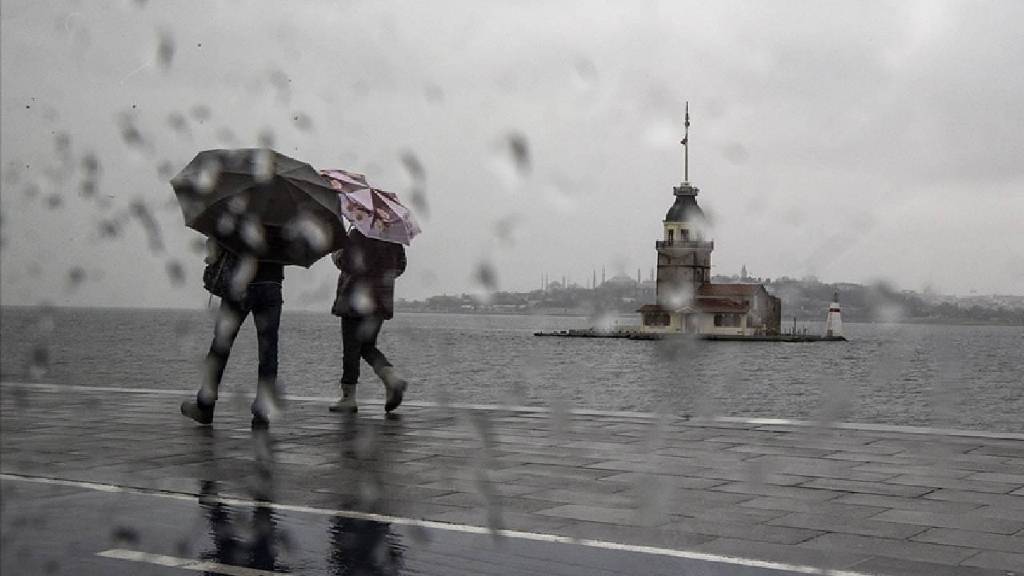 Meteoroloji uyardı... İstanbul’da sıcaklık düşecek, sağanağa dikkat!