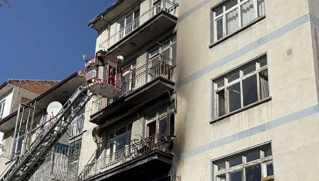 Konya'da 4 katlı binada yangın! İki çocuk hayatını kaybetti