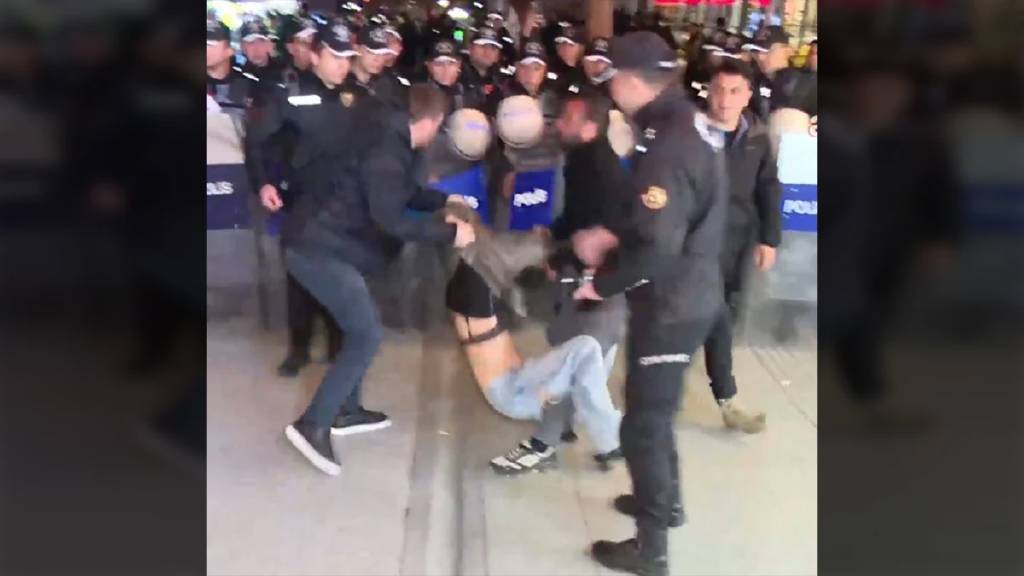 Ankara'da yasa dışı eylem yapan 30 kişi gözaltına alındı