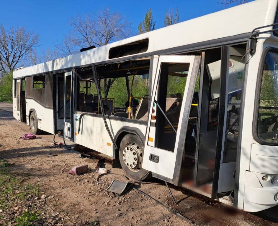 Rusya, Ukrayna'da sivilleri taşıyan otobüsü vurdu: 9 can kaybı