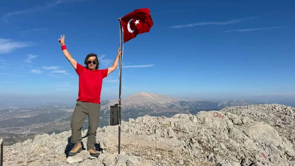Zirvede kahreden ölüm! Elbruz Dağı'nda mahsur kalan 2 Türk vatandaşı, hayatını kaybetti…