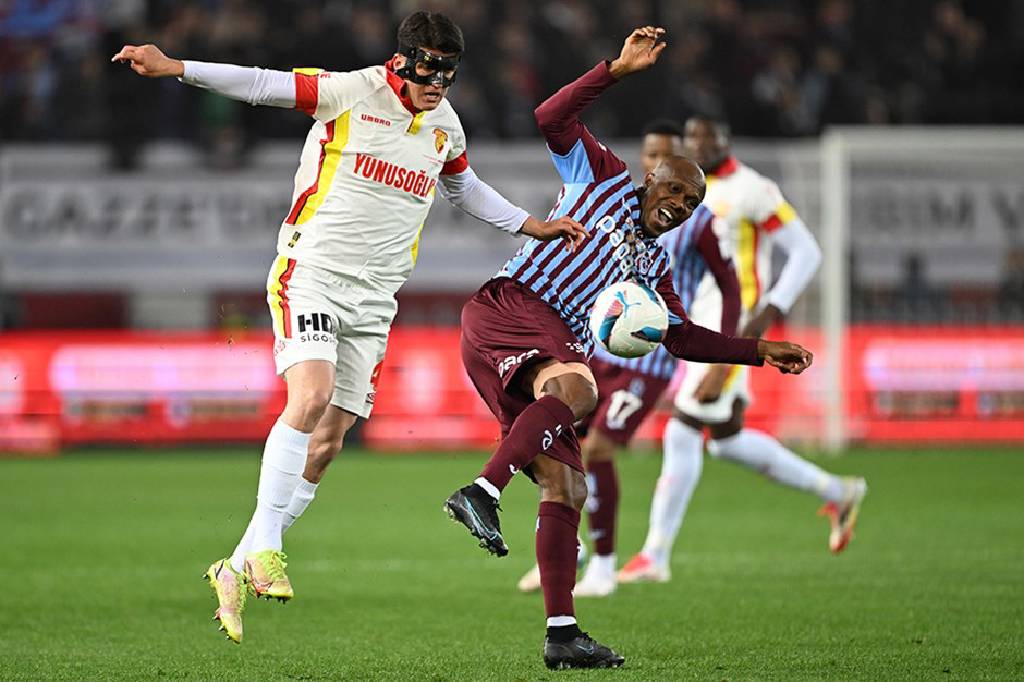 Trabzonspor, Göztepe’yi 2-0 mağlup ederek finalde Galatasaray'ın rakibi oldu