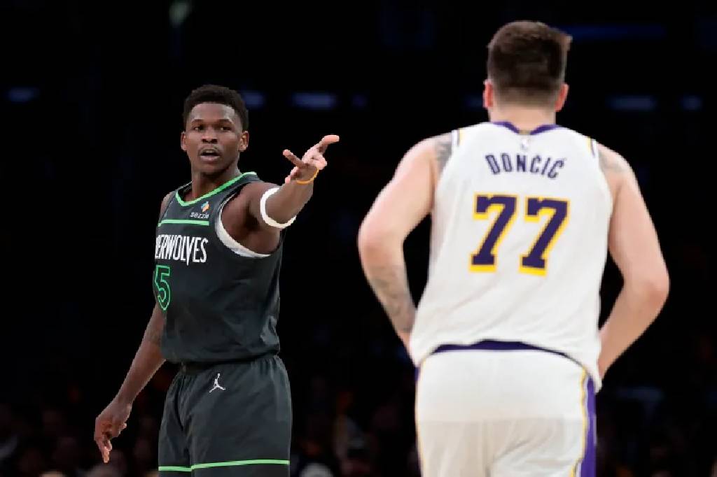NBA'de şampiyonluk yoluna uzanan ilk karşılaşmalar nefes kesti