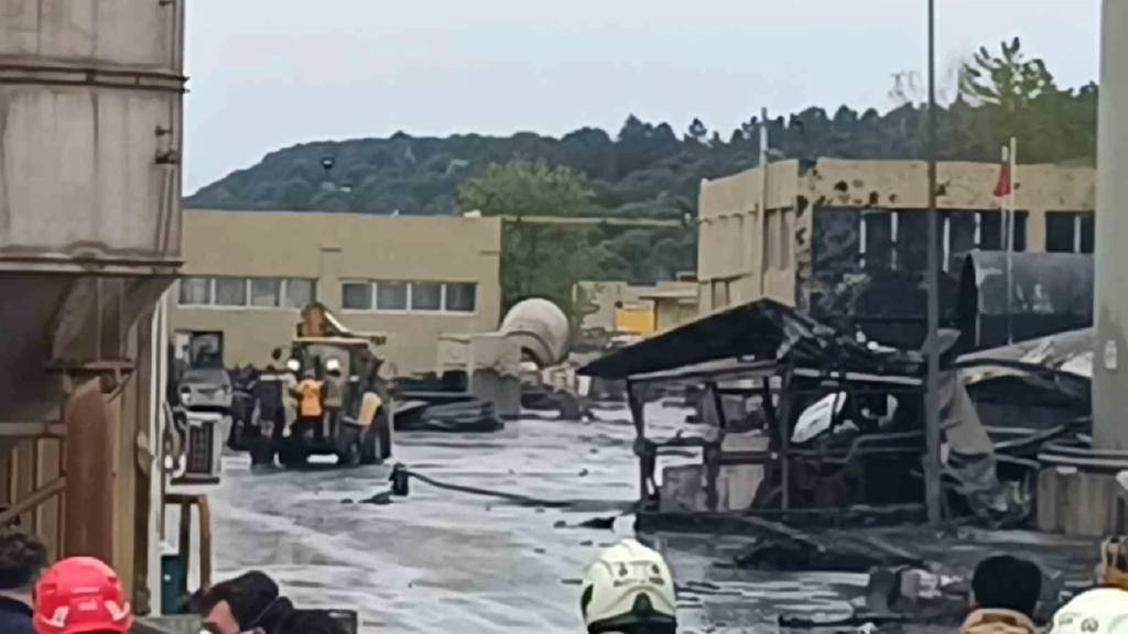 Tuzla'da su arıtma tesisinde patlama! Yaralılar var