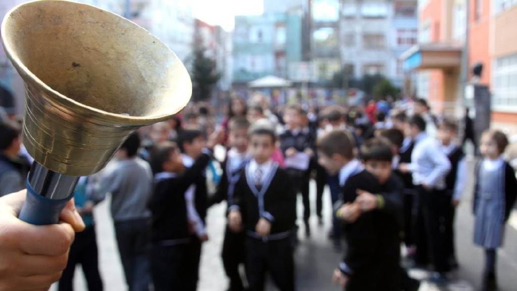 Ara tatil bitti! Okullarda ders zili bugün yeniden çaldı...