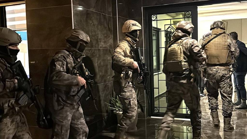 17 ilde DEAŞ'a operasyon: 89 şüpheli yakalandı
