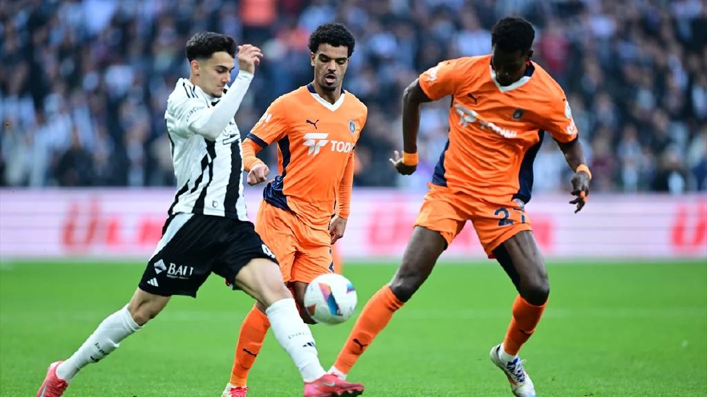 Beşiktaş, evinde Başakşehir'e boyun eğdi