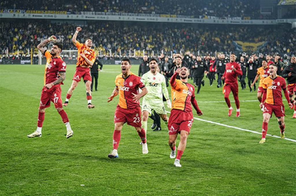 Galatasaray'dan futbolculara dev prim