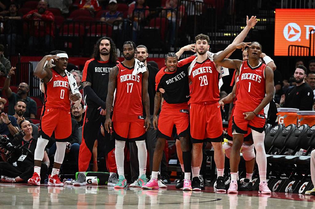 Alperen yıldızlaştı, Houston playoff'a kalmayı garantiledi
