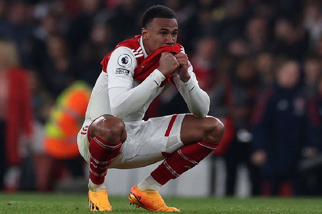 Arsenal'in yıldız savunmacısı sezonu kapattı
