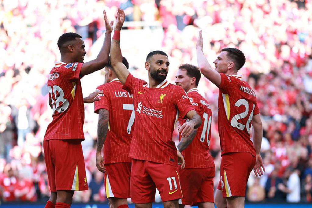 Salah yeni kral, Liverpool bitime 4 hafta kala resmen şampiyon