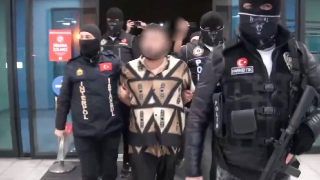 Bakan Yerlikaya duyurdu! Kırmızı bültenle aranan 3 kişi yakalandı