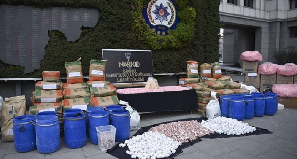 İstanbul ve Diyarbakır’da uyuşturucu operasyonu: 11 tutuklama