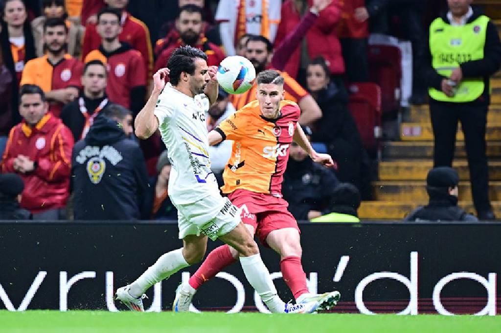  Galatasaray, zorlu Eyüpspor deplasmanında