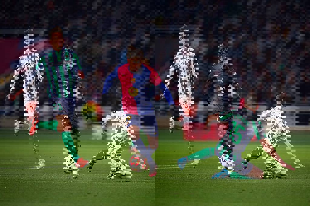 Barcelona, kendi evinde Real Betis'le berabere kaldı