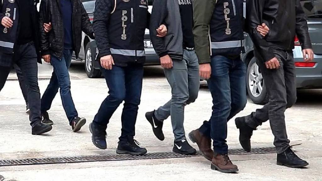 36 ilde harekete geçildi: Emniyet ve TSK'da FETÖ operasyonu