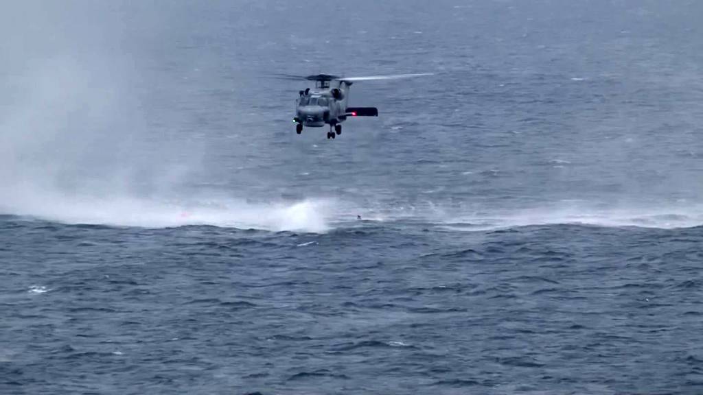 MSB duyurdu! Askeri helikopter, denize acil iniş yaptı…