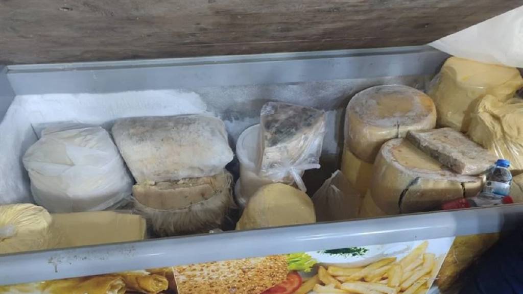 Yöresel tatlar fuarında denetim! 240 kilo bozuk gıda imha edildi...