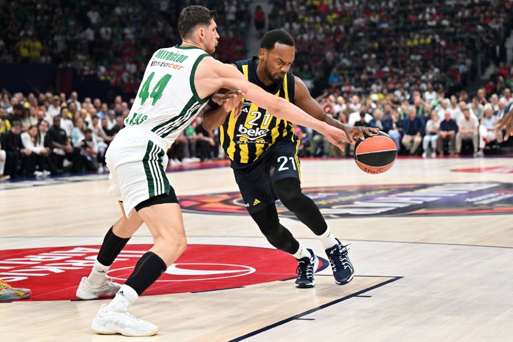 Fenerbahçe Beko, Panathinaikos'u devirdi ve EuroLeague'de finale çıktı!