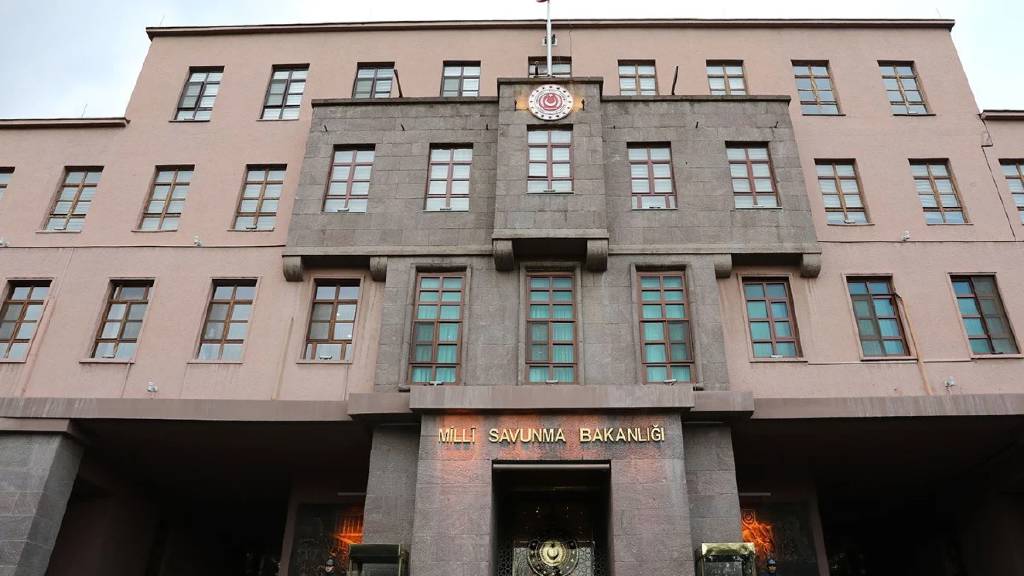 MSB'den DEM Parti'ye yanıt: Korucularımız terörle mücadelenin gerçek kahramanlarıdır