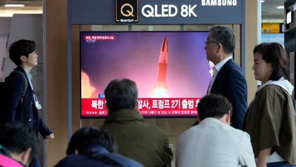 Tansiyon yükseldi: Kuzey Kore füzesi Japonya'ya düştü!