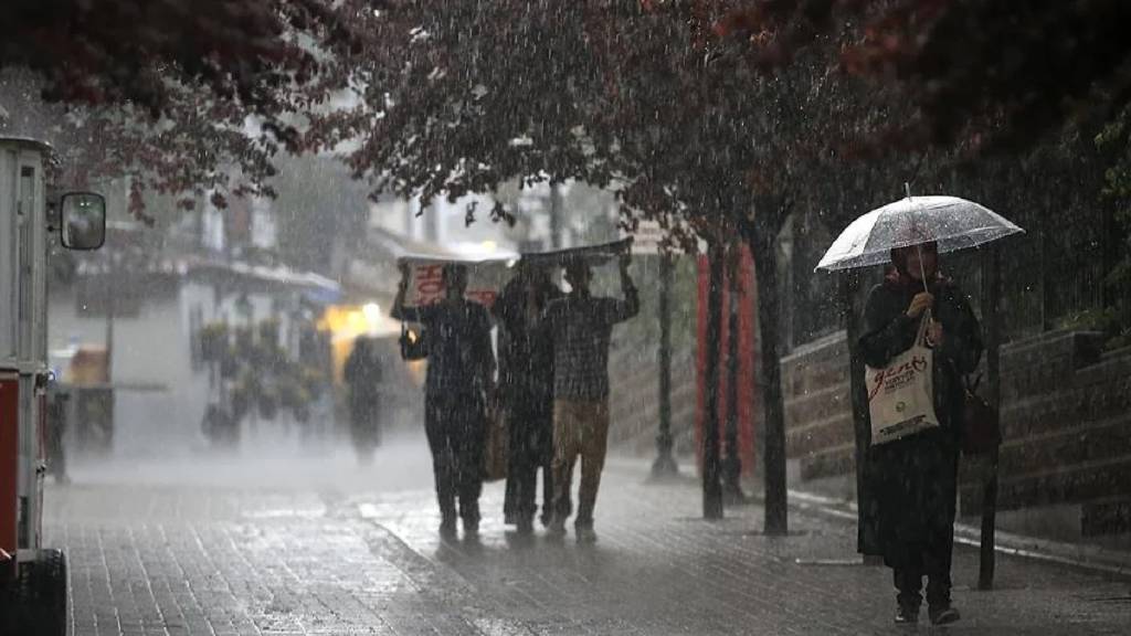 Meteoroloji 13 ili uyardı: Sağanak geliyor... 