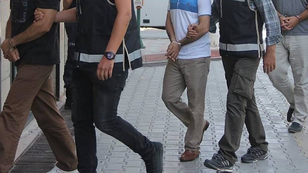 İstanbul'da FETÖ operasyonu: 61 muvazzaf asker tutuklandı