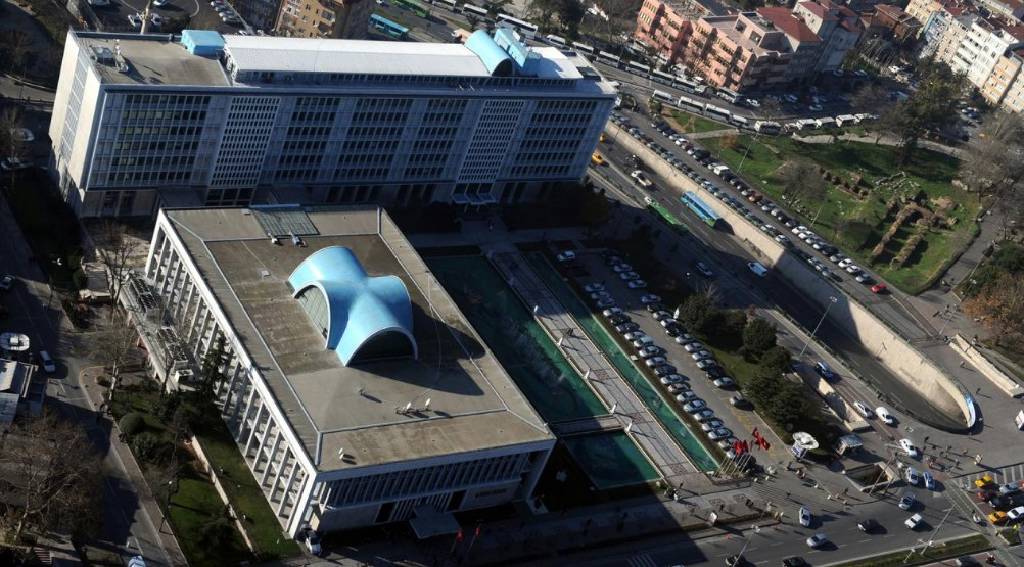 İBB'ye yolsuzluk soruşturmasında 45 şüpheli, adliyeye sevk edildi