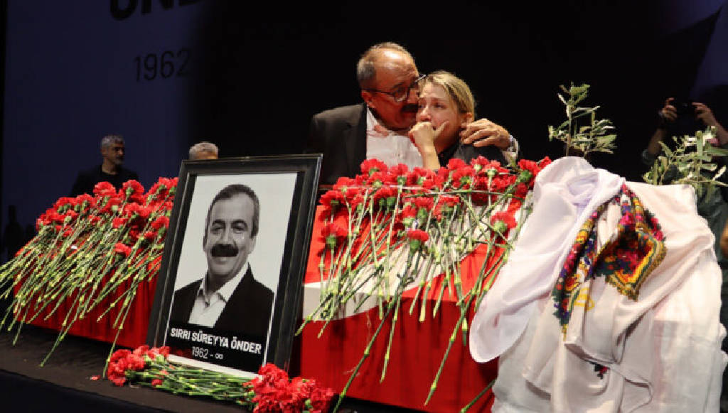 Binlerce kişi katıldı! Sırrı Süreyya Önder sonsuzluğa uğurlandı...
