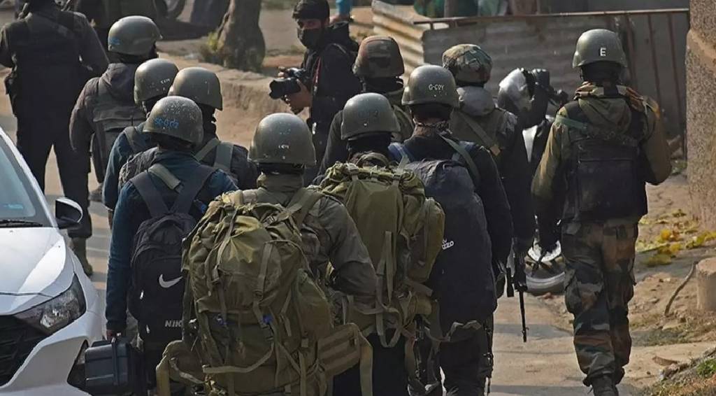 Pakistan askeri sözcüsü: Hindistan, ülkemize 3 bölgeden saldırı düzenledi