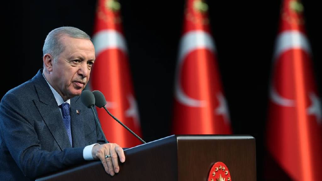 PKK'nın fesih kararı! Cumhurbaşkanı Erdoğan: Silah bırakma sürecini MİT izleyecek