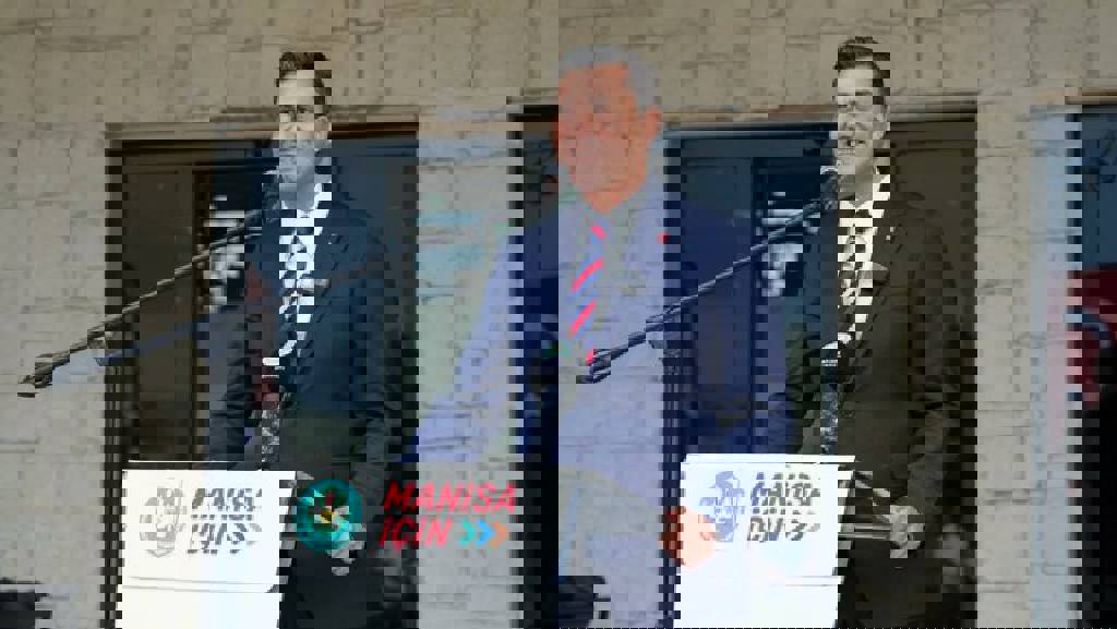 Manisa Büyükşehir Belediye Başkanı Ferdi Zeyrek hayatını kaybetti
