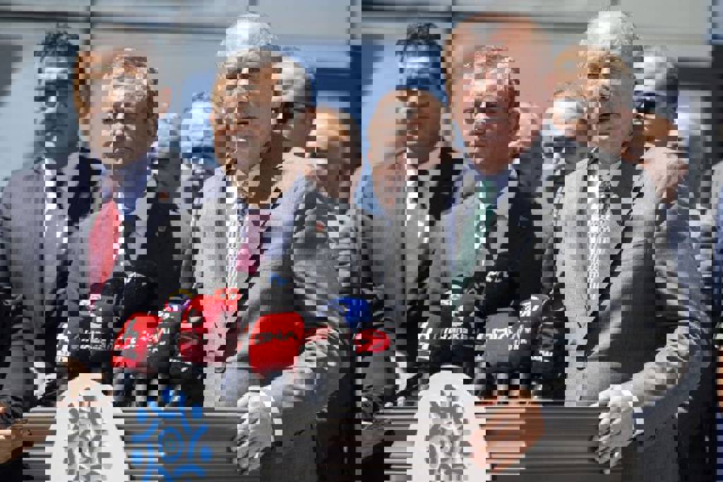 Muharrem İnce, CHP'ye dönüyor: Bugün rozeti takılacak