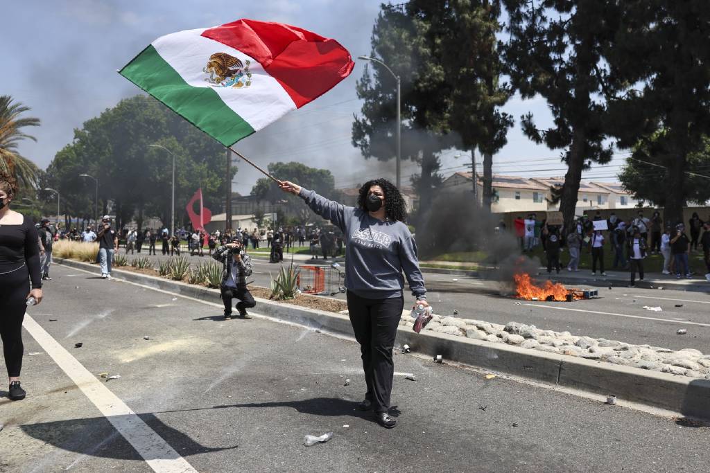 Los Angeles'taki göçmen protestoları şiddetleniyor! 