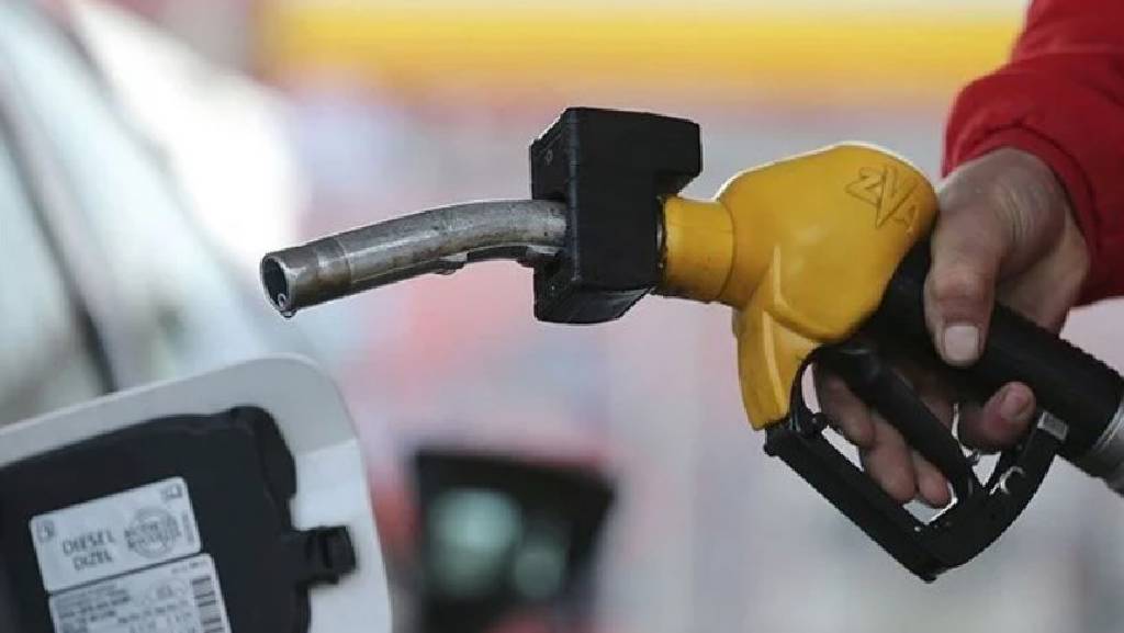 Benzin ve motorine indirim gelecek mi?