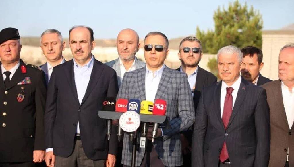 Bakan Yerlikaya'dan bayram sabahı 'trafik' uyarısı