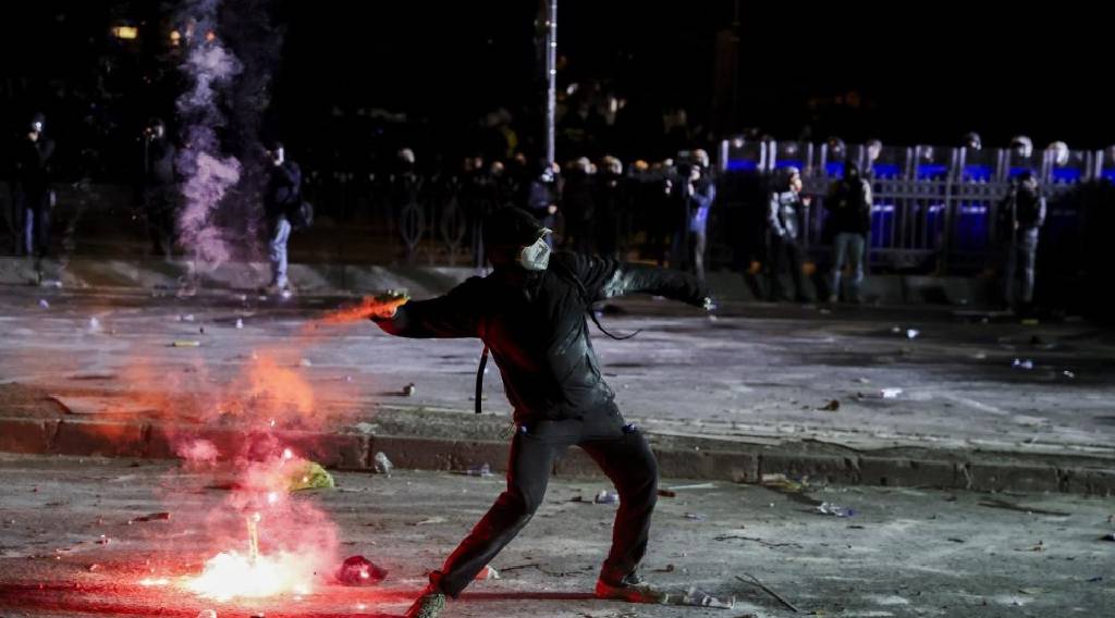 İstanbul'daki izinsiz yürüyüşlerle ilgili 139 sanığın davasında ara karar!