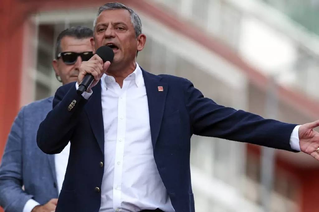 Özgür Özel'in işaret ettiği avukat gözaltına alındı