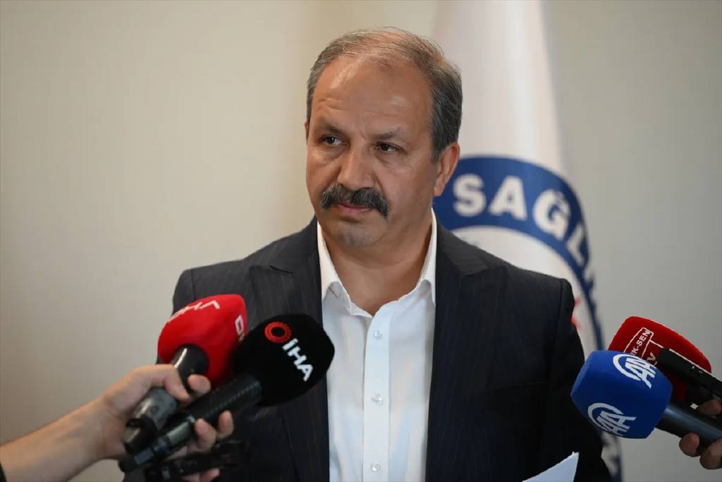 Toplu sözleşme ile sağlıkcılara yeni kazanımlar
