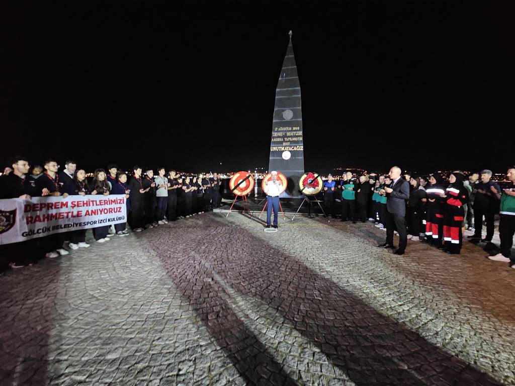 26 Yıldır dinmeyen acı: 03:02’de kalpler Gölcük'te buluştu