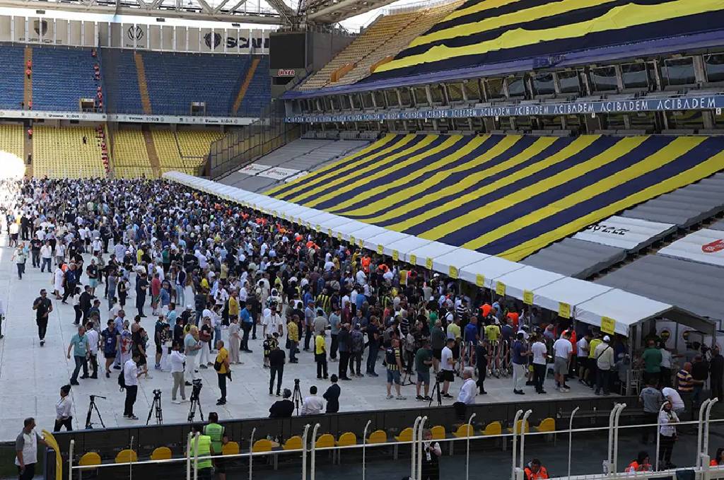 Fenerbahçe'de seçim: Tarihi kongrede ilk gün